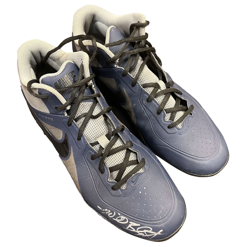 Willie Bloomquist Autographed Cleats – Player’s Closet Project