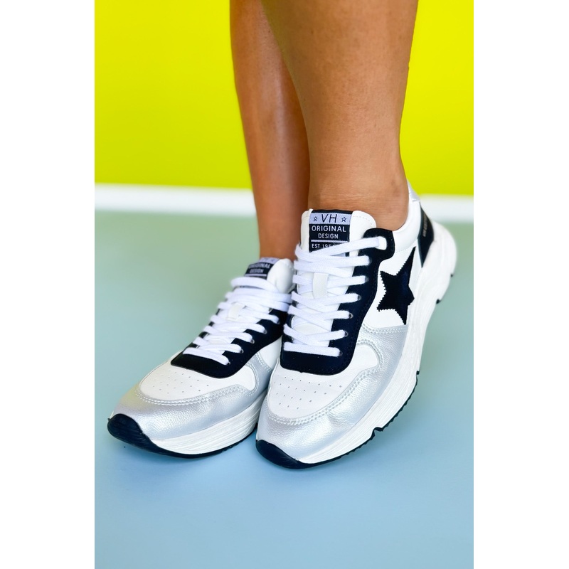 Vintage Havana Black Star Metallic Detail Sneakers 5.5