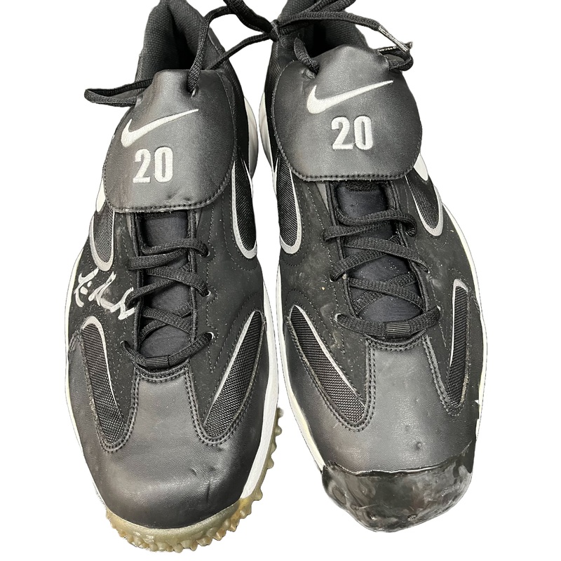 Luis Gonzalez Autographed Arizona Diamondbacks Cleats – Player’s Closet Project