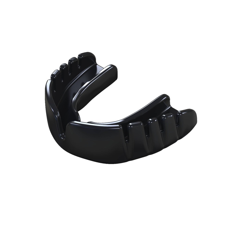 UFC Snap-Fit Black Mouthguard (Age 11+)