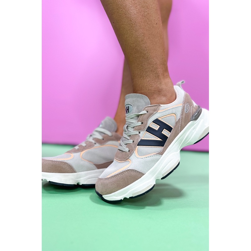 Vintage Havana Blush Logo Running Sneakers 5.5